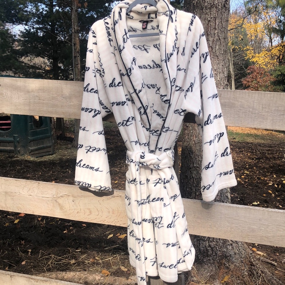 Victoria’s Secret Robe XL